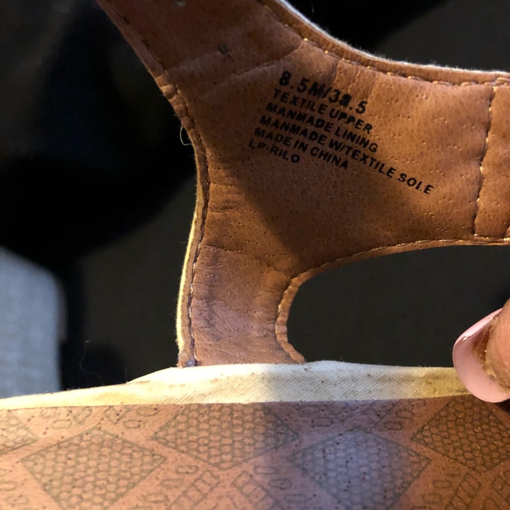 Lucky Brand Crochet Wedges - Picture 4 of 4